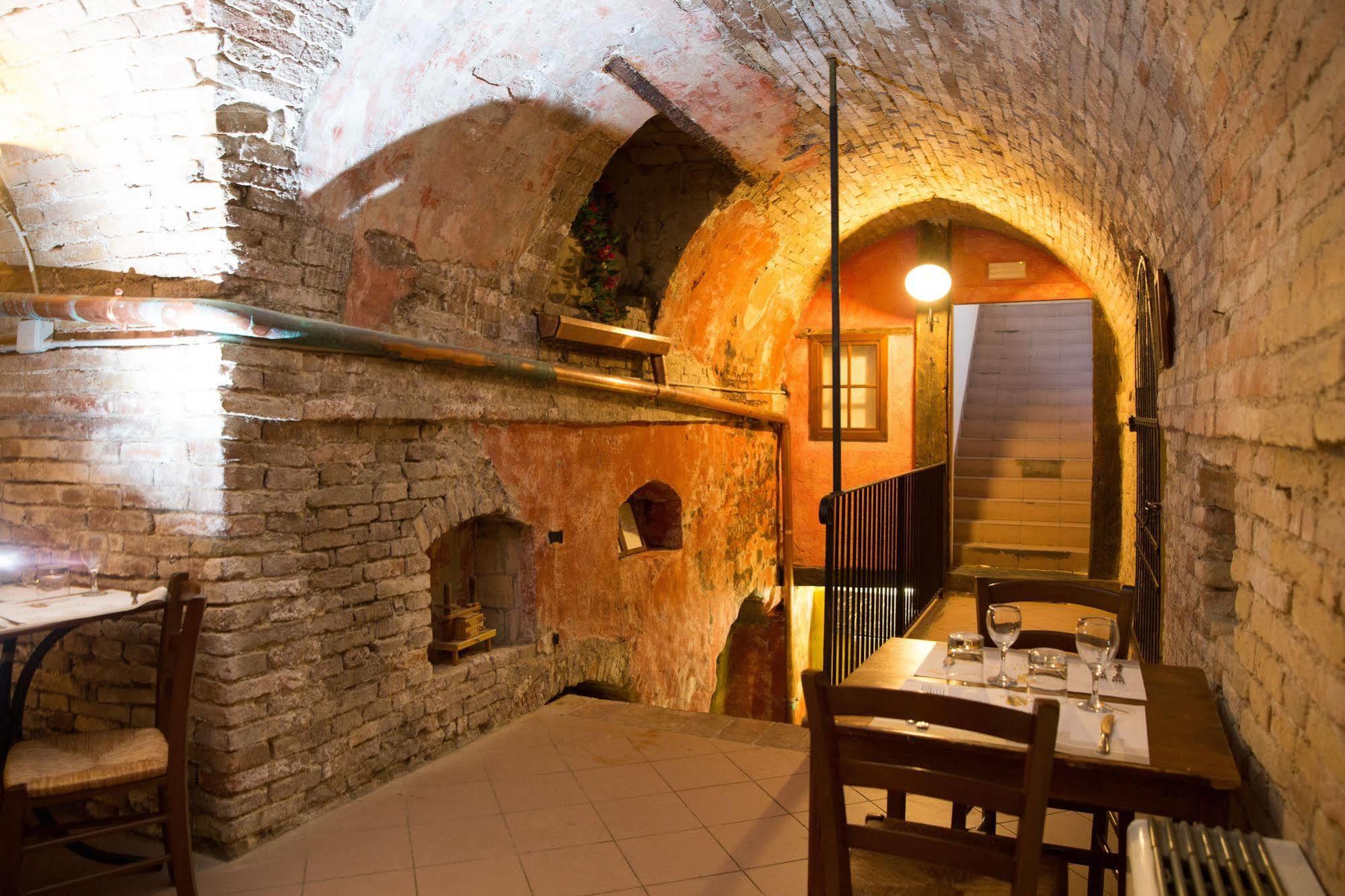 Hotel I Tigli Albergo Diffuso Corinaldo Exteriör bild