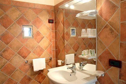 Hotel I Tigli Albergo Diffuso Corinaldo Exteriör bild